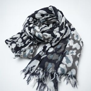 Black and Gray Snow Leopard Print Scarf